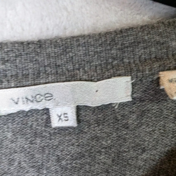 Vince 100% Cashmere short sleeve cardigan - Picture 2 of 11